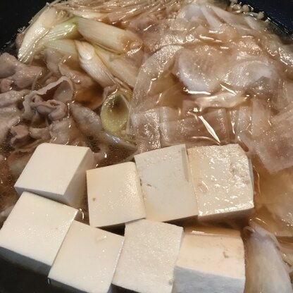 あさつきを入れる前の写真です。冷蔵庫にあるもので作りました。味付けがとてもよくて美味しかったです！特に豆腐が美味しく食べれました！